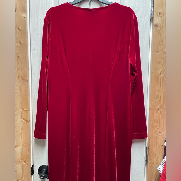 Stunning Velvet Maxi Dresd - Picture 4 of 7